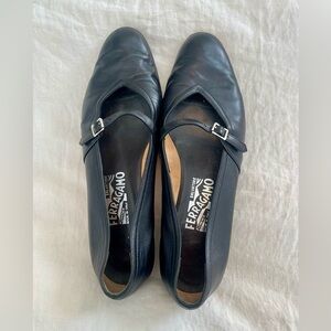 Vintage Salvatore Ferragamo Audrey Mary Jane flats in Black Leather. Sz 7 1/2